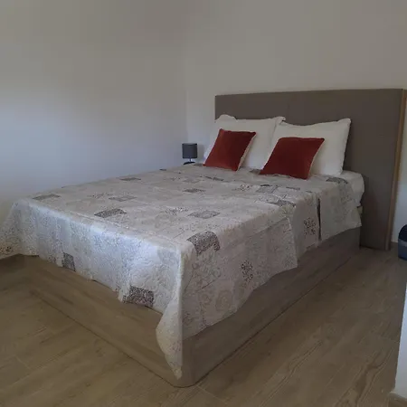 House In With Private Pool Garden Terrace And Parking *